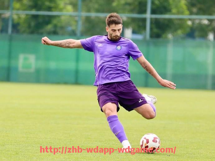 问鼎娱乐官网-英超阿森纳新赛季球衣正式发布图集与解析