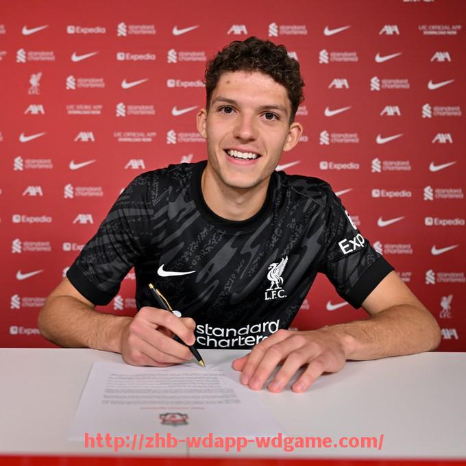 问鼎娱乐官网-世俱杯球员参赛年龄排行及其职业生涯延续性